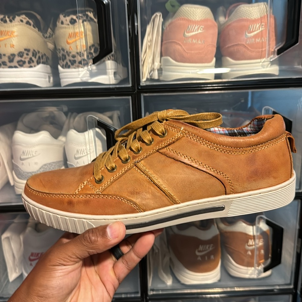 Steve Madden Casual Shoe - Picture 2 of 4